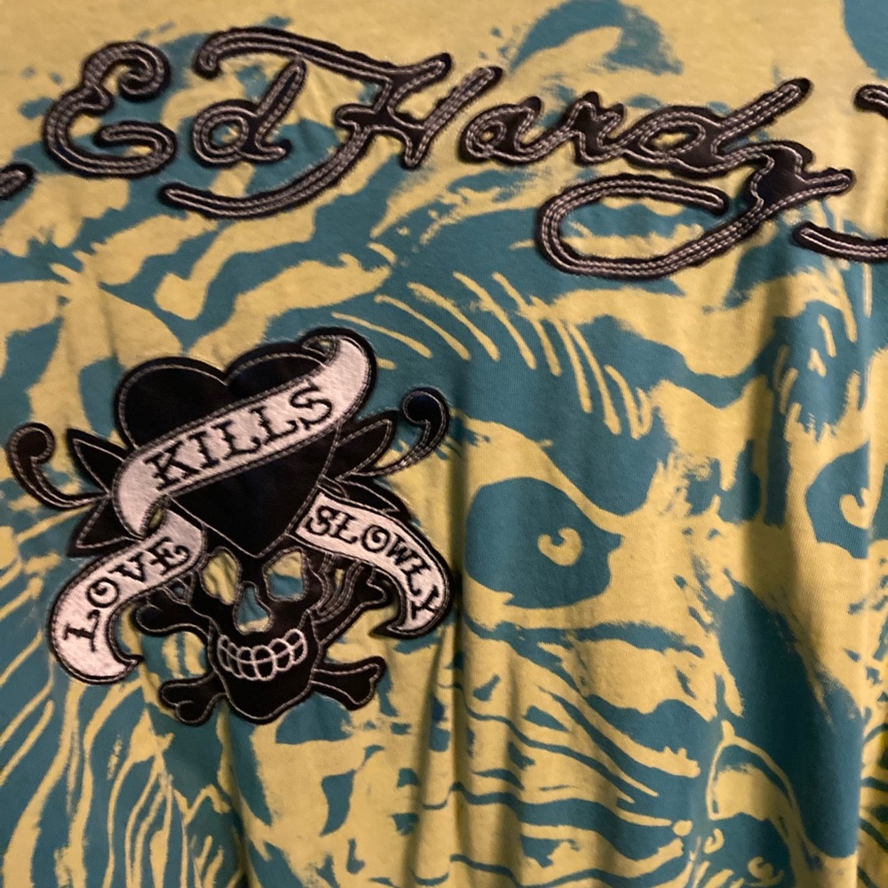 Ed Hardy t shirt , good condition, no holes or stains , very comfortable